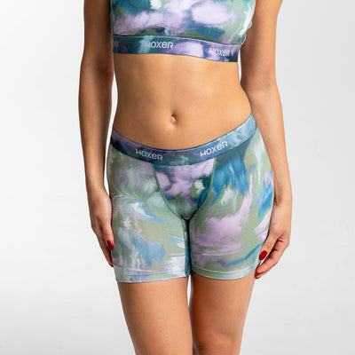 Dayana wears a size S