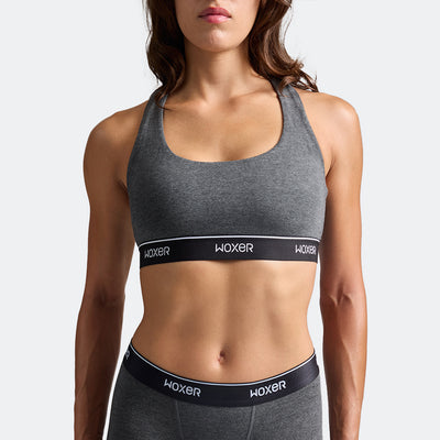 Dayana wears a size S