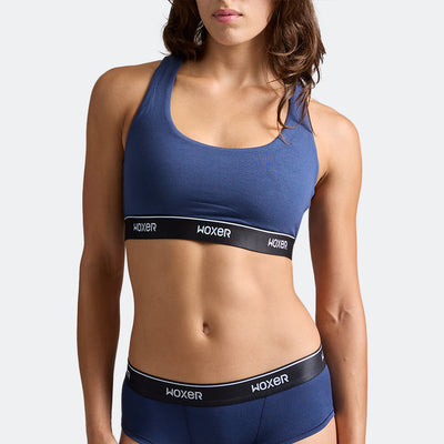 Dayana wears a size S