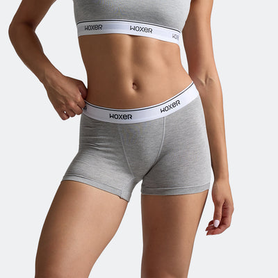 Dayana wears a size S