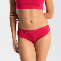 Dayana wears a size S