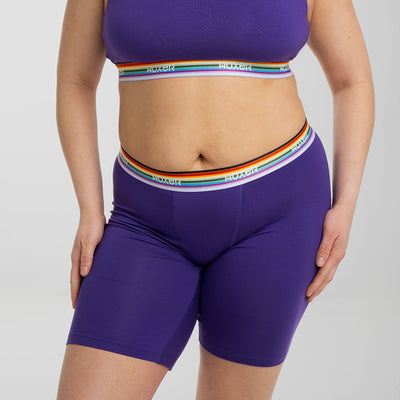 Bailey wears a size S