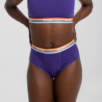 Bailey wears a size S