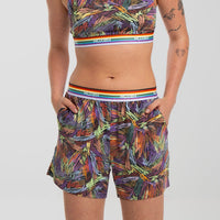 Kez wears a size S