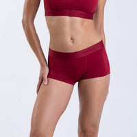 Dayana wears a size S