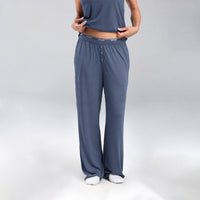 Dayana wears a size S