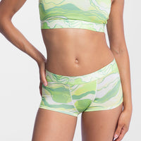 Dayana wears a size S