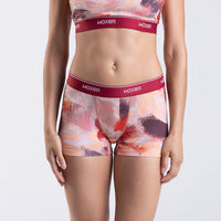 Dayana wears a size S