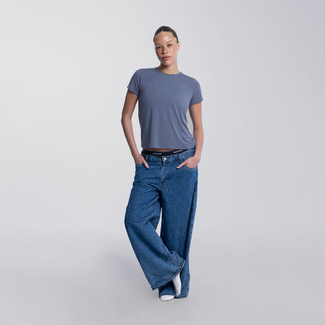 Sam wears a size S
