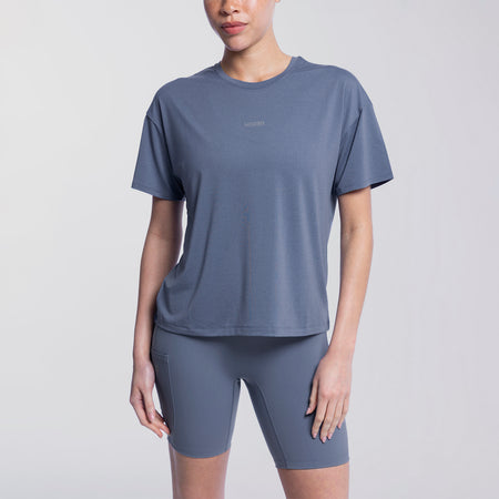 Sam wears a size M