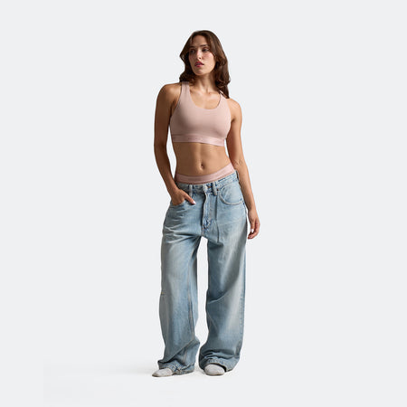 Dayana wears a size S