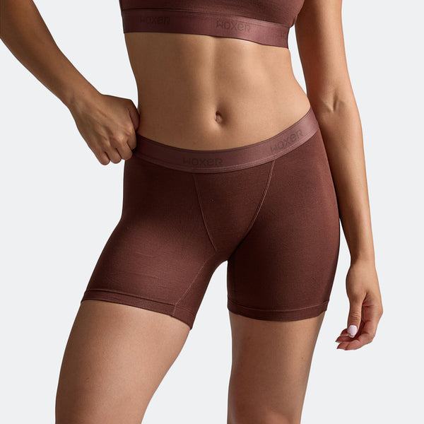 Dayana wears a size S