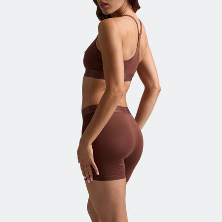 Dayana wears a size S