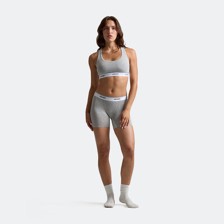 Dayana wears a size S