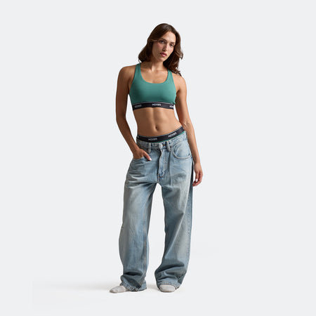 Dayana wears a size S