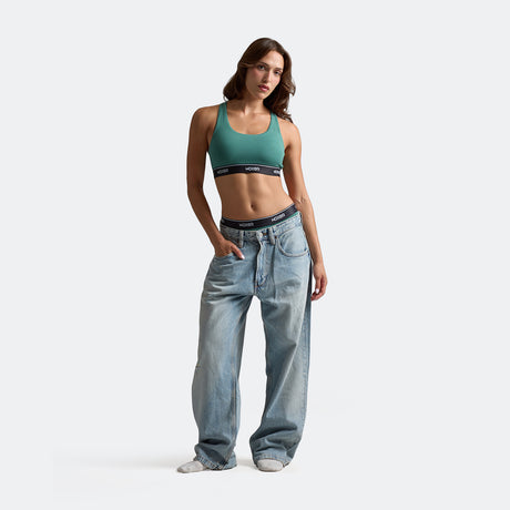 Dayana wears a size S