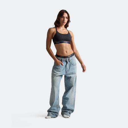 Dayana wears a size S