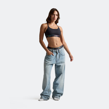 Dayana wears a size S