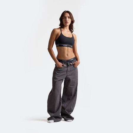 Dayana wears a size S