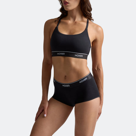 Dayana wears a size S