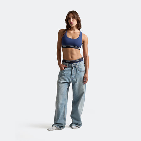 Dayana wears a size S