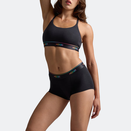 Dayana wears a size S