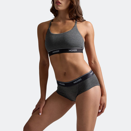 Dayana wears a size S