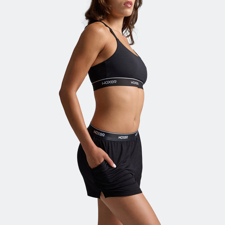 Dayana wears a size S
