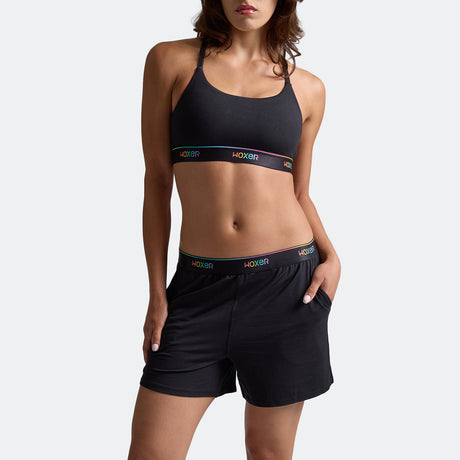 Dayana wears a size S