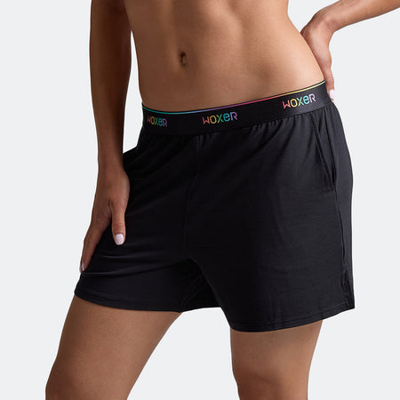 Dayana wears a size S