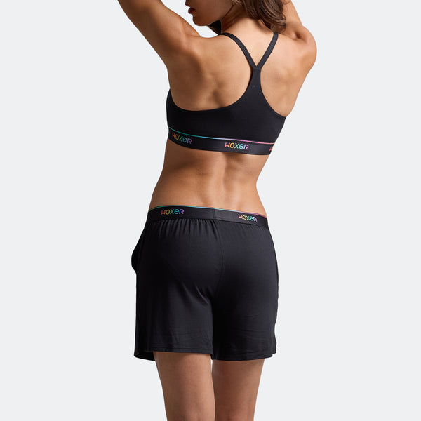 Dayana wears a size S