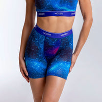 Dayana wears a size S