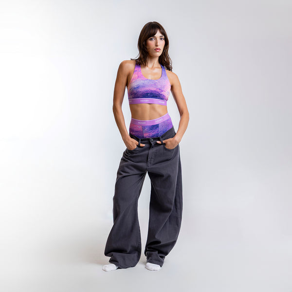 Dayana wears a size S