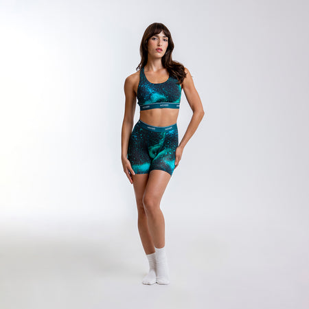 Dayana wears a size S