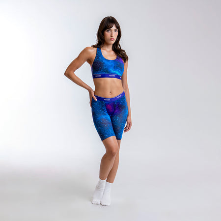 Dayana wears a size S