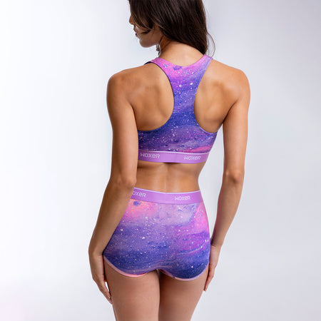 Dayana wears a size S