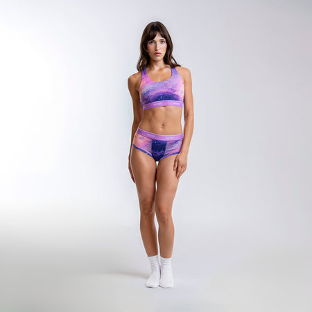 Dayana wears a size S