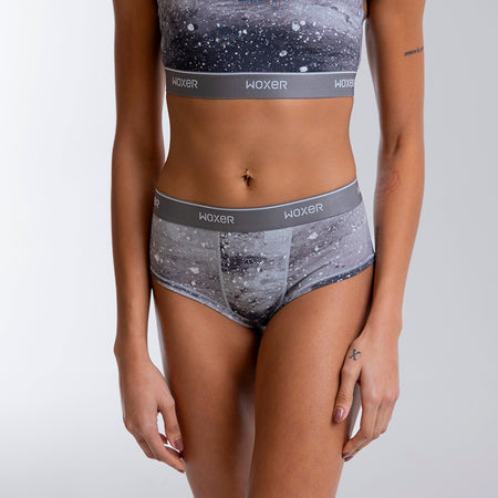 Alena wears a size S