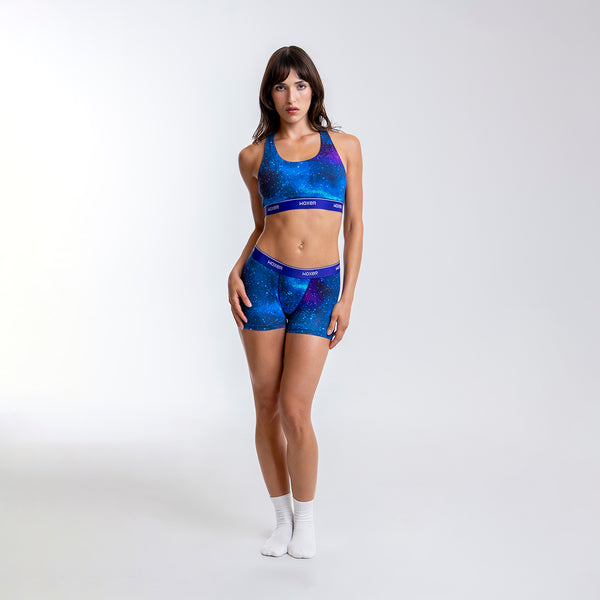 Dayana wears a size S