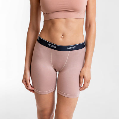 Dayana wears a size S