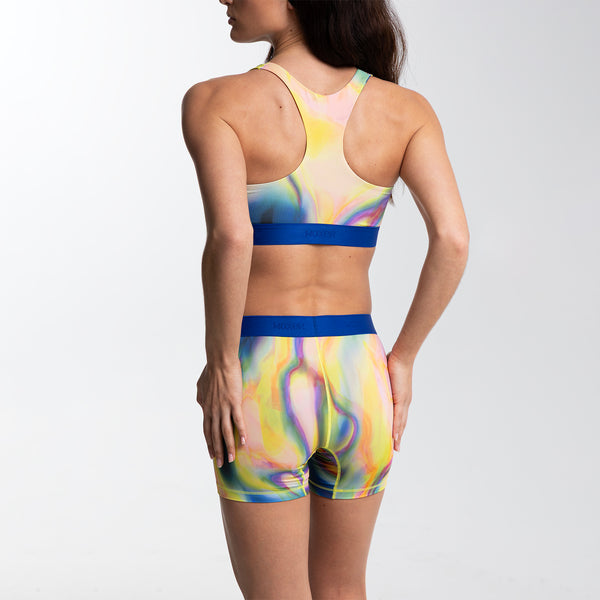 Alexia wears a size S