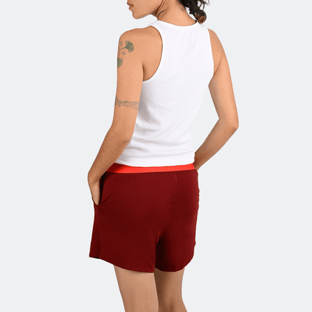 Haiwen wears a size S