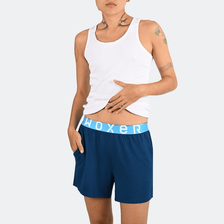 Haiwen wears a size S