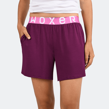 Haiwen wears a size S