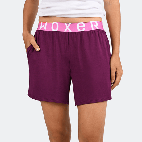 Haiwen wears a size S