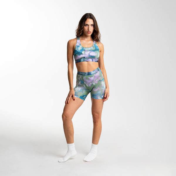 Dayana wears a size S