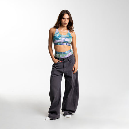 Dayana wears a size S