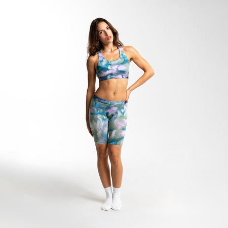 Dayana wears a size S