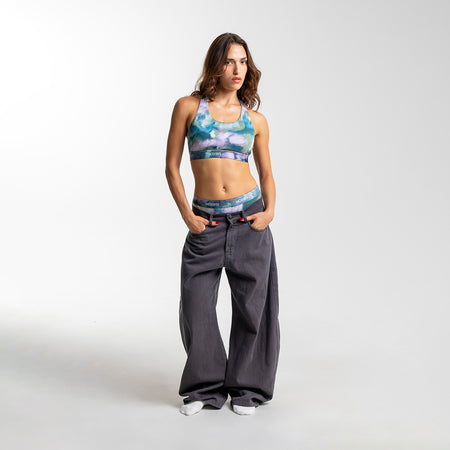 Dayana wears a size S