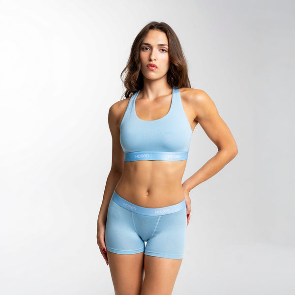 Dayana wears a size S